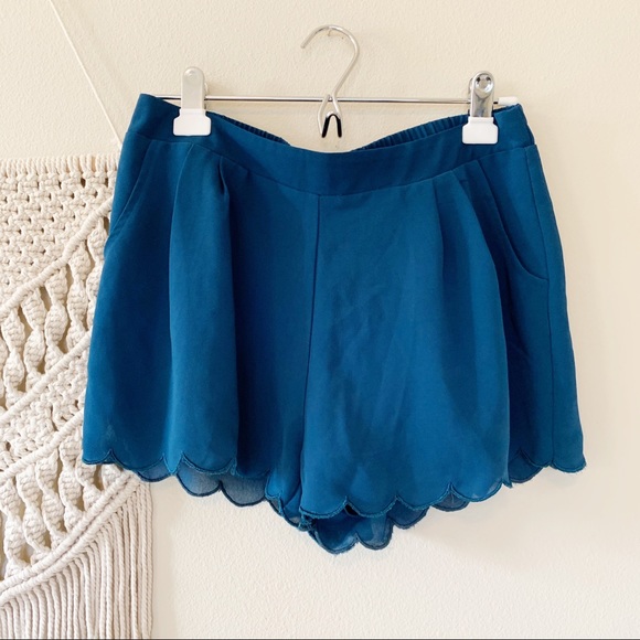 mine Pants - MINE casual scalloped shorts medium